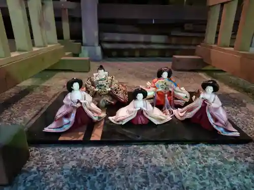 座間神社の{uncategorized: "未分類", other: "その他", undefined: "問題あり", building: "その他建物", grave: "お墓", sacred_gate: "鳥居", guardian: "狛犬", statue: "像", buddha: "仏像", history: "歴史", nature: "自然", garden: "庭園", animal: "動物", pagoda: "塔", temizu: "手水舎", mountain_gate: "山門・神門", sanctuary: "本殿・本堂", subordinate: "末社・摂社", art: "芸術", scenery: "景色", jizo: "地蔵", ema: "絵馬", goshuin: "御朱印", omikuji: "おみくじ", items: "授与品その他", amulet: "お守り", goshuincho: "御朱印帳", eats: "食事", festival: "お祭り", votive_dance: "神楽", shichigosan: "七五三参", wedding: "結婚式", experience: "体験その他", initially: "初詣", around: "周辺", anti_infection: "感染症対策"}