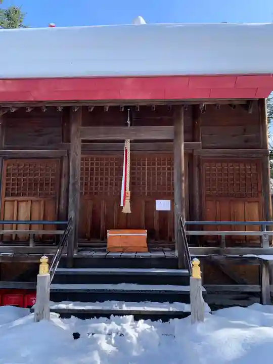 豊滝神社の本殿・本堂