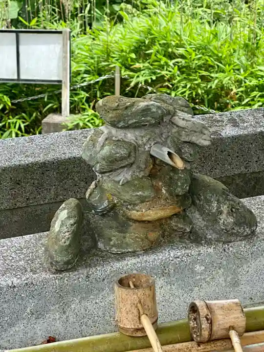 劔山神社の手水舎