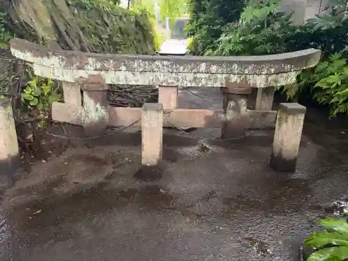 腹五社神社の{uncategorized: "未分類", other: "その他", undefined: "問題あり", building: "その他建物", grave: "お墓", sacred_gate: "鳥居", guardian: "狛犬", statue: "像", buddha: "仏像", history: "歴史", nature: "自然", garden: "庭園", animal: "動物", pagoda: "塔", temizu: "手水舎", mountain_gate: "山門・神門", sanctuary: "本殿・本堂", subordinate: "末社・摂社", art: "芸術", scenery: "景色", jizo: "地蔵", ema: "絵馬", goshuin: "御朱印", omikuji: "おみくじ", items: "授与品その他", amulet: "お守り", goshuincho: "御朱印帳", eats: "食事", festival: "お祭り", votive_dance: "神楽", shichigosan: "七五三参", wedding: "結婚式", experience: "体験その他", initially: "初詣", around: "周辺", anti_infection: "感染症対策"}