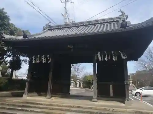 日岡神社の山門