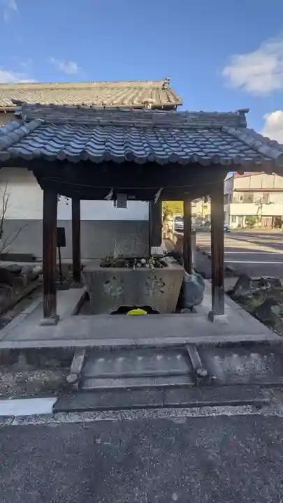 新羅神社の手水舎