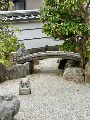 松本山　地福禅寺の{uncategorized: "未分類", other: "その他", undefined: "問題あり", building: "その他建物", grave: "お墓", sacred_gate: "鳥居", guardian: "狛犬", statue: "像", buddha: "仏像", history: "歴史", nature: "自然", garden: "庭園", animal: "動物", pagoda: "塔", temizu: "手水舎", mountain_gate: "山門・神門", sanctuary: "本殿・本堂", subordinate: "末社・摂社", art: "芸術", scenery: "景色", jizo: "地蔵", ema: "絵馬", goshuin: "御朱印", omikuji: "おみくじ", items: "授与品その他", amulet: "お守り", goshuincho: "御朱印帳", eats: "食事", festival: "お祭り", votive_dance: "神楽", shichigosan: "七五三参", wedding: "結婚式", experience: "体験その他", initially: "初詣", around: "周辺", anti_infection: "感染症対策"}