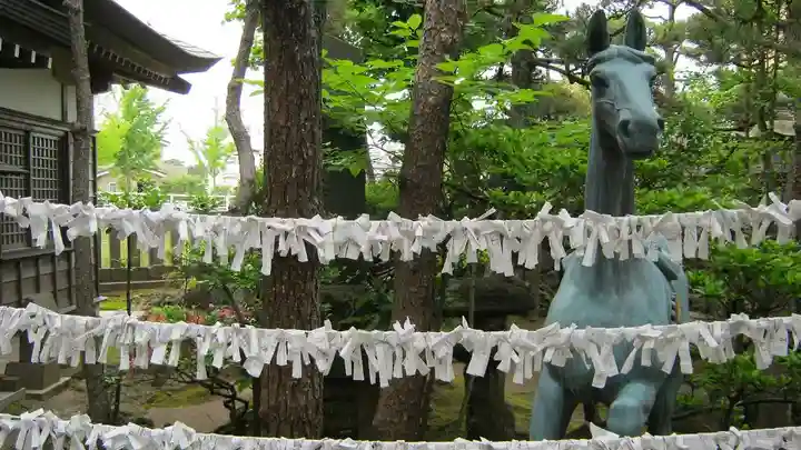 御嶽山神社の狛犬