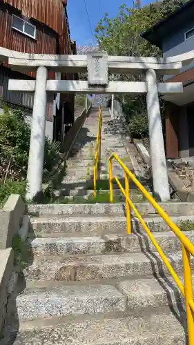 貴布禰神社の{uncategorized: "未分類", other: "その他", undefined: "問題あり", building: "その他建物", grave: "お墓", sacred_gate: "鳥居", guardian: "狛犬", statue: "像", buddha: "仏像", history: "歴史", nature: "自然", garden: "庭園", animal: "動物", pagoda: "塔", temizu: "手水舎", mountain_gate: "山門・神門", sanctuary: "本殿・本堂", subordinate: "末社・摂社", art: "芸術", scenery: "景色", jizo: "地蔵", ema: "絵馬", goshuin: "御朱印", omikuji: "おみくじ", items: "授与品その他", amulet: "お守り", goshuincho: "御朱印帳", eats: "食事", festival: "お祭り", votive_dance: "神楽", shichigosan: "七五三参", wedding: "結婚式", experience: "体験その他", initially: "初詣", around: "周辺", anti_infection: "感染症対策"}