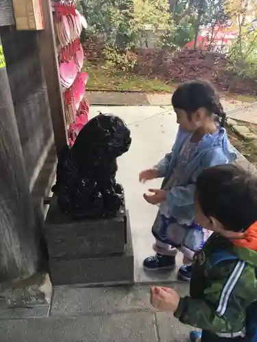 旦飯野神社の狛犬