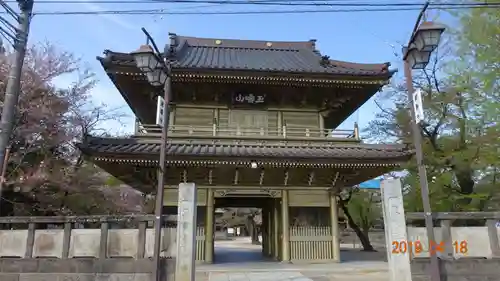 総願寺の山門・神門