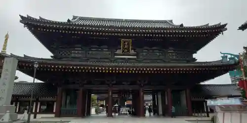 川崎大師（平間寺）の山門