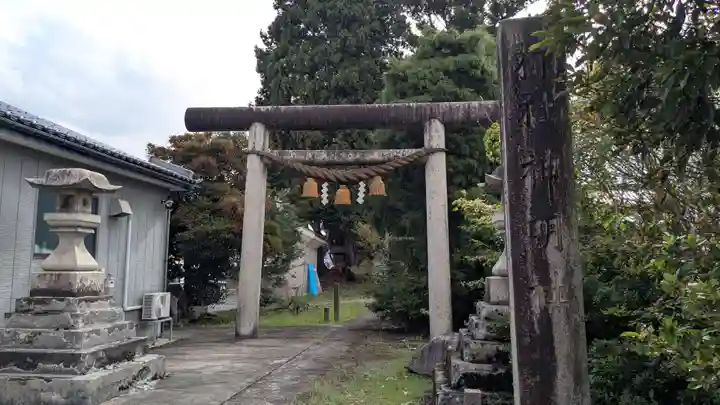 神明社(竹内天神堂古墳)の鳥居