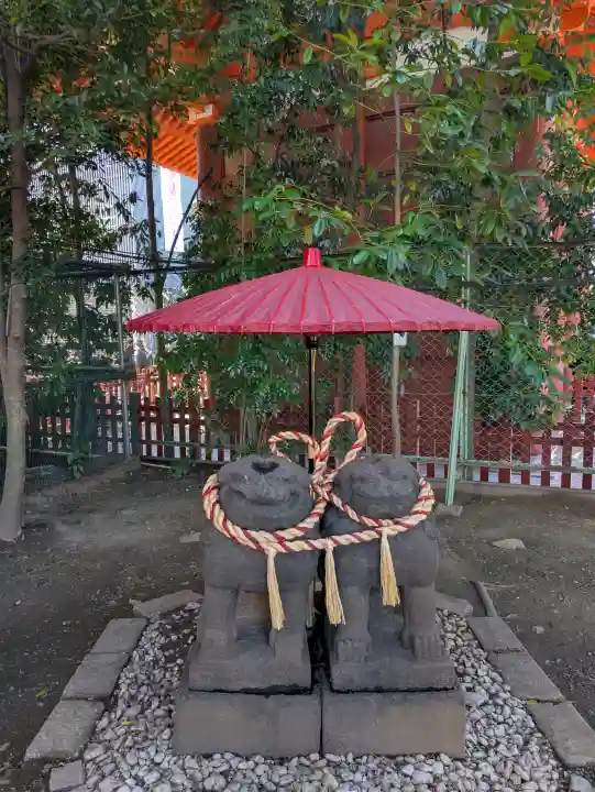 浅草神社の{uncategorized: "未分類", other: "その他", undefined: "問題あり", building: "その他建物", grave: "お墓", sacred_gate: "鳥居", guardian: "狛犬", statue: "像", buddha: "仏像", history: "歴史", nature: "自然", garden: "庭園", animal: "動物", pagoda: "塔", temizu: "手水舎", mountain_gate: "山門・神門", sanctuary: "本殿・本堂", subordinate: "末社・摂社", art: "芸術", scenery: "景色", jizo: "地蔵", ema: "絵馬", goshuin: "御朱印", omikuji: "おみくじ", items: "授与品その他", amulet: "お守り", goshuincho: "御朱印帳", eats: "食事", festival: "お祭り", votive_dance: "神楽", shichigosan: "七五三参", wedding: "結婚式", experience: "体験その他", initially: "初詣", around: "周辺", anti_infection: "感染症対策"}