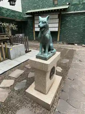 宮益御嶽神社の{uncategorized: "未分類", other: "その他", undefined: "問題あり", building: "その他建物", grave: "お墓", sacred_gate: "鳥居", guardian: "狛犬", statue: "像", buddha: "仏像", history: "歴史", nature: "自然", garden: "庭園", animal: "動物", pagoda: "塔", temizu: "手水舎", mountain_gate: "山門・神門", sanctuary: "本殿・本堂", subordinate: "末社・摂社", art: "芸術", scenery: "景色", jizo: "地蔵", ema: "絵馬", goshuin: "御朱印", omikuji: "おみくじ", items: "授与品その他", amulet: "お守り", goshuincho: "御朱印帳", eats: "食事", festival: "お祭り", votive_dance: "神楽", shichigosan: "七五三参", wedding: "結婚式", experience: "体験その他", initially: "初詣", around: "周辺", anti_infection: "感染症対策"}