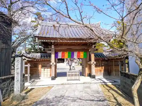 無量寺の山門・神門