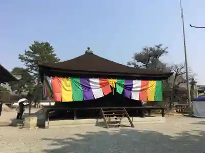 鶴林寺の本殿・本堂