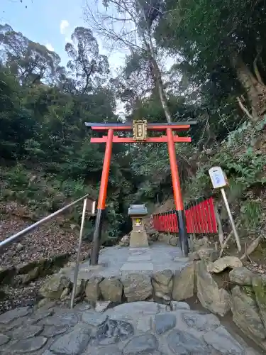 松尾大社の{uncategorized: "未分類", other: "その他", undefined: "問題あり", building: "その他建物", grave: "お墓", sacred_gate: "鳥居", guardian: "狛犬", statue: "像", buddha: "仏像", history: "歴史", nature: "自然", garden: "庭園", animal: "動物", pagoda: "塔", temizu: "手水舎", mountain_gate: "山門・神門", sanctuary: "本殿・本堂", subordinate: "末社・摂社", art: "芸術", scenery: "景色", jizo: "地蔵", ema: "絵馬", goshuin: "御朱印", omikuji: "おみくじ", items: "授与品その他", amulet: "お守り", goshuincho: "御朱印帳", eats: "食事", festival: "お祭り", votive_dance: "神楽", shichigosan: "七五三参", wedding: "結婚式", experience: "体験その他", initially: "初詣", around: "周辺", anti_infection: "感染症対策"}