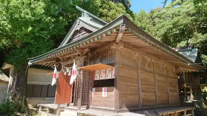 白沙八幡神社の本殿・本堂