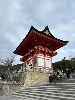 清水寺の{uncategorized: "未分類", other: "その他", undefined: "問題あり", building: "その他建物", grave: "お墓", sacred_gate: "鳥居", guardian: "狛犬", statue: "像", buddha: "仏像", history: "歴史", nature: "自然", garden: "庭園", animal: "動物", pagoda: "塔", temizu: "手水舎", mountain_gate: "山門・神門", sanctuary: "本殿・本堂", subordinate: "末社・摂社", art: "芸術", scenery: "景色", jizo: "地蔵", ema: "絵馬", goshuin: "御朱印", omikuji: "おみくじ", items: "授与品その他", amulet: "お守り", goshuincho: "御朱印帳", eats: "食事", festival: "お祭り", votive_dance: "神楽", shichigosan: "七五三参", wedding: "結婚式", experience: "体験その他", initially: "初詣", around: "周辺", anti_infection: "感染症対策"}