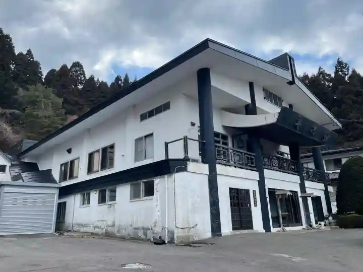 妙心寺の{uncategorized: "未分類", other: "その他", undefined: "問題あり", building: "その他建物", grave: "お墓", sacred_gate: "鳥居", guardian: "狛犬", statue: "像", buddha: "仏像", history: "歴史", nature: "自然", garden: "庭園", animal: "動物", pagoda: "塔", temizu: "手水舎", mountain_gate: "山門・神門", sanctuary: "本殿・本堂", subordinate: "末社・摂社", art: "芸術", scenery: "景色", jizo: "地蔵", ema: "絵馬", goshuin: "御朱印", omikuji: "おみくじ", items: "授与品その他", amulet: "お守り", goshuincho: "御朱印帳", eats: "食事", festival: "お祭り", votive_dance: "神楽", shichigosan: "七五三参", wedding: "結婚式", experience: "体験その他", initially: "初詣", around: "周辺", anti_infection: "感染症対策"}