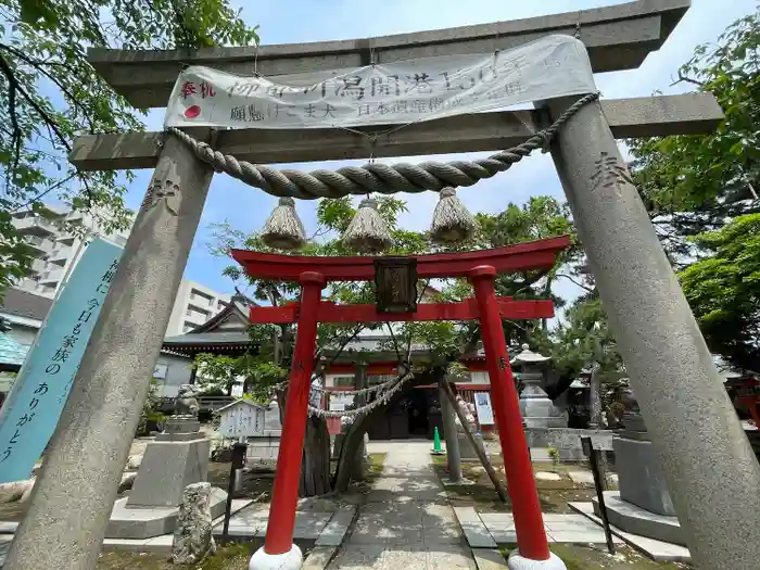 湊稲荷神社の鳥居