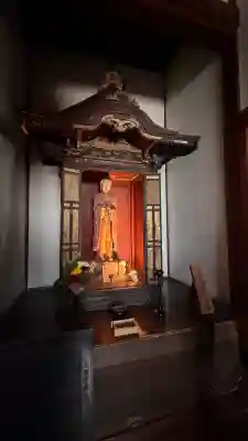 飛鳥寺の{uncategorized: "未分類", other: "その他", undefined: "問題あり", building: "その他建物", grave: "お墓", sacred_gate: "鳥居", guardian: "狛犬", statue: "像", buddha: "仏像", history: "歴史", nature: "自然", garden: "庭園", animal: "動物", pagoda: "塔", temizu: "手水舎", mountain_gate: "山門・神門", sanctuary: "本殿・本堂", subordinate: "末社・摂社", art: "芸術", scenery: "景色", jizo: "地蔵", ema: "絵馬", goshuin: "御朱印", omikuji: "おみくじ", items: "授与品その他", amulet: "お守り", goshuincho: "御朱印帳", eats: "食事", festival: "お祭り", votive_dance: "神楽", shichigosan: "七五三参", wedding: "結婚式", experience: "体験その他", initially: "初詣", around: "周辺", anti_infection: "感染症対策"}