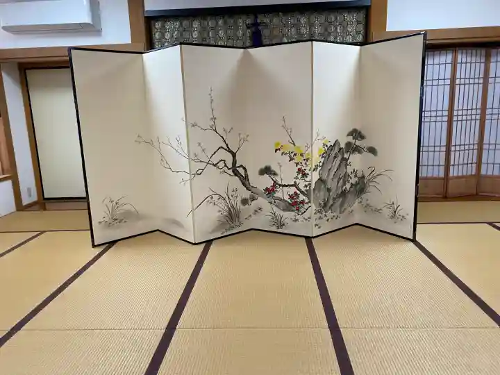 宝徳寺の{uncategorized: "未分類", other: "その他", undefined: "問題あり", building: "その他建物", grave: "お墓", sacred_gate: "鳥居", guardian: "狛犬", statue: "像", buddha: "仏像", history: "歴史", nature: "自然", garden: "庭園", animal: "動物", pagoda: "塔", temizu: "手水舎", mountain_gate: "山門・神門", sanctuary: "本殿・本堂", subordinate: "末社・摂社", art: "芸術", scenery: "景色", jizo: "地蔵", ema: "絵馬", goshuin: "御朱印", omikuji: "おみくじ", items: "授与品その他", amulet: "お守り", goshuincho: "御朱印帳", eats: "食事", festival: "お祭り", votive_dance: "神楽", shichigosan: "七五三参", wedding: "結婚式", experience: "体験その他", initially: "初詣", around: "周辺", anti_infection: "感染症対策"}