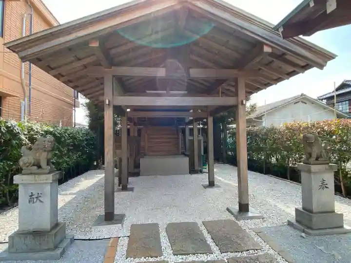宇津神社の{uncategorized: "未分類", other: "その他", undefined: "問題あり", building: "その他建物", grave: "お墓", sacred_gate: "鳥居", guardian: "狛犬", statue: "像", buddha: "仏像", history: "歴史", nature: "自然", garden: "庭園", animal: "動物", pagoda: "塔", temizu: "手水舎", mountain_gate: "山門・神門", sanctuary: "本殿・本堂", subordinate: "末社・摂社", art: "芸術", scenery: "景色", jizo: "地蔵", ema: "絵馬", goshuin: "御朱印", omikuji: "おみくじ", items: "授与品その他", amulet: "お守り", goshuincho: "御朱印帳", eats: "食事", festival: "お祭り", votive_dance: "神楽", shichigosan: "七五三参", wedding: "結婚式", experience: "体験その他", initially: "初詣", around: "周辺", anti_infection: "感染症対策"}