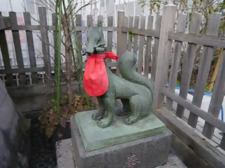 小田急豊川稲荷の狛犬