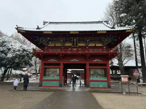 根津神社の{uncategorized: "未分類", other: "その他", undefined: "問題あり", building: "その他建物", grave: "お墓", sacred_gate: "鳥居", guardian: "狛犬", statue: "像", buddha: "仏像", history: "歴史", nature: "自然", garden: "庭園", animal: "動物", pagoda: "塔", temizu: "手水舎", mountain_gate: "山門・神門", sanctuary: "本殿・本堂", subordinate: "末社・摂社", art: "芸術", scenery: "景色", jizo: "地蔵", ema: "絵馬", goshuin: "御朱印", omikuji: "おみくじ", items: "授与品その他", amulet: "お守り", goshuincho: "御朱印帳", eats: "食事", festival: "お祭り", votive_dance: "神楽", shichigosan: "七五三参", wedding: "結婚式", experience: "体験その他", initially: "初詣", around: "周辺", anti_infection: "感染症対策"}
