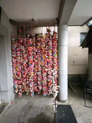 円満寺の{uncategorized: "未分類", other: "その他", undefined: "問題あり", building: "その他建物", grave: "お墓", sacred_gate: "鳥居", guardian: "狛犬", statue: "像", buddha: "仏像", history: "歴史", nature: "自然", garden: "庭園", animal: "動物", pagoda: "塔", temizu: "手水舎", mountain_gate: "山門・神門", sanctuary: "本殿・本堂", subordinate: "末社・摂社", art: "芸術", scenery: "景色", jizo: "地蔵", ema: "絵馬", goshuin: "御朱印", omikuji: "おみくじ", items: "授与品その他", amulet: "お守り", goshuincho: "御朱印帳", eats: "食事", festival: "お祭り", votive_dance: "神楽", shichigosan: "七五三参", wedding: "結婚式", experience: "体験その他", initially: "初詣", around: "周辺", anti_infection: "感染症対策"}