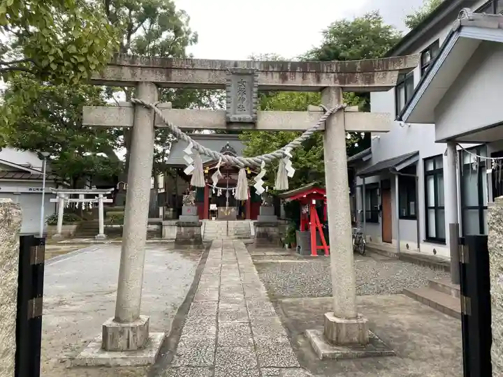 女塚神社の鳥居