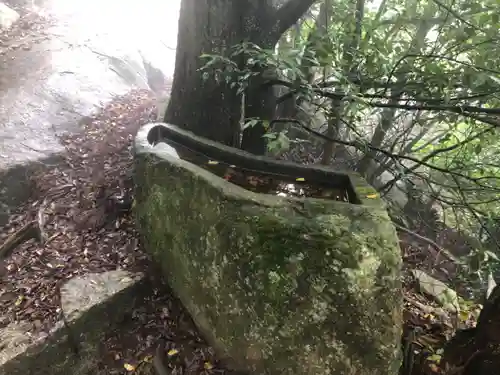 御山神社(厳島神社奧宮)の手水舎