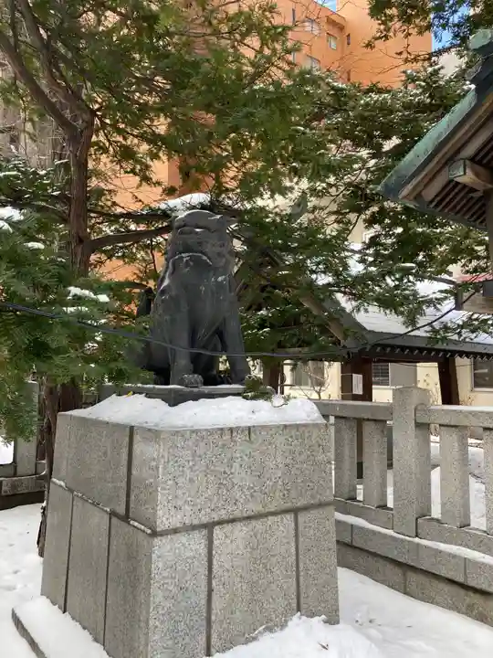 三吉神社の狛犬