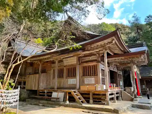 仁比山神社の本殿