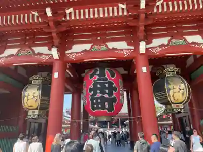 浅草寺の山門・神門