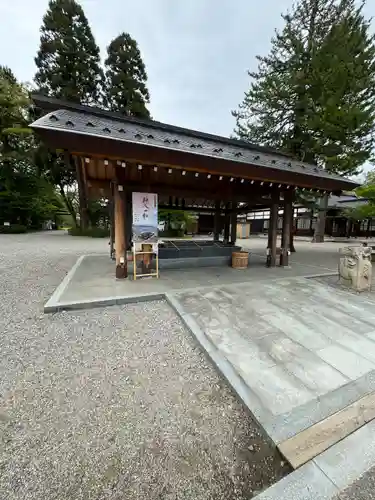 射水神社の手水