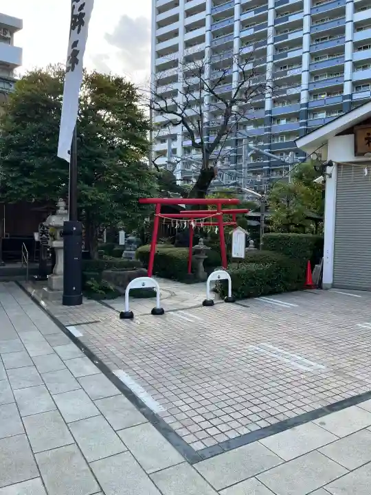 水天宮平沼神社の{uncategorized: "未分類", other: "その他", undefined: "問題あり", building: "その他建物", grave: "お墓", sacred_gate: "鳥居", guardian: "狛犬", statue: "像", buddha: "仏像", history: "歴史", nature: "自然", garden: "庭園", animal: "動物", pagoda: "塔", temizu: "手水舎", mountain_gate: "山門・神門", sanctuary: "本殿・本堂", subordinate: "末社・摂社", art: "芸術", scenery: "景色", jizo: "地蔵", ema: "絵馬", goshuin: "御朱印", omikuji: "おみくじ", items: "授与品その他", amulet: "お守り", goshuincho: "御朱印帳", eats: "食事", festival: "お祭り", votive_dance: "神楽", shichigosan: "七五三参", wedding: "結婚式", experience: "体験その他", initially: "初詣", around: "周辺", anti_infection: "感染症対策"}