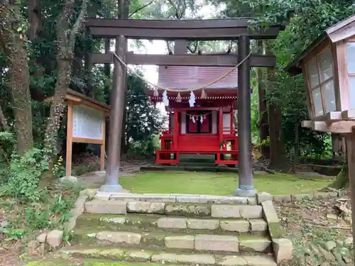 都萬神社の鳥居