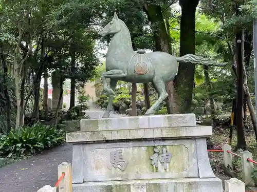 六所神社の像