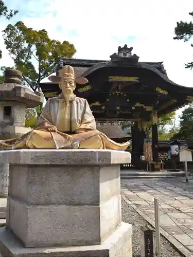 豊国神社の像