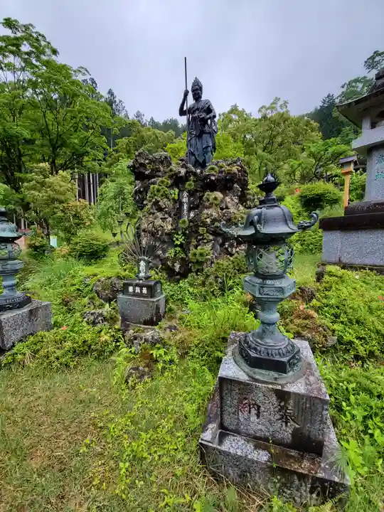 金剛山瑞峯寺(金剛不動尊) の仏像