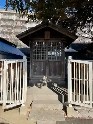 本一色天祖神社の{uncategorized: "未分類", other: "その他", undefined: "問題あり", building: "その他建物", grave: "お墓", sacred_gate: "鳥居", guardian: "狛犬", statue: "像", buddha: "仏像", history: "歴史", nature: "自然", garden: "庭園", animal: "動物", pagoda: "塔", temizu: "手水舎", mountain_gate: "山門・神門", sanctuary: "本殿・本堂", subordinate: "末社・摂社", art: "芸術", scenery: "景色", jizo: "地蔵", ema: "絵馬", goshuin: "御朱印", omikuji: "おみくじ", items: "授与品その他", amulet: "お守り", goshuincho: "御朱印帳", eats: "食事", festival: "お祭り", votive_dance: "神楽", shichigosan: "七五三参", wedding: "結婚式", experience: "体験その他", initially: "初詣", around: "周辺", anti_infection: "感染症対策"}