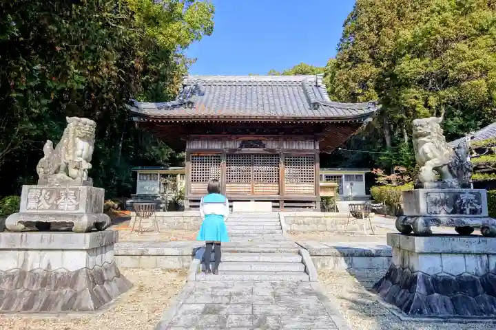 八柱社の本殿・本堂