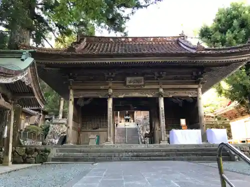 明石寺の山門