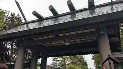 北見神社の山門・神門