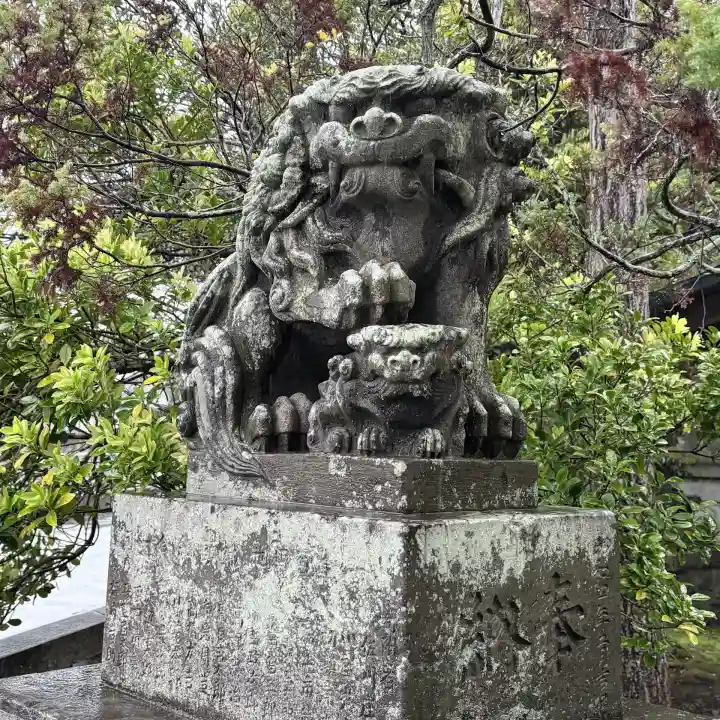 小名浜諏訪神社 ~海の鎮守様~の{uncategorized: "未分類", other: "その他", undefined: "問題あり", building: "その他建物", grave: "お墓", sacred_gate: "鳥居", guardian: "狛犬", statue: "像", buddha: "仏像", history: "歴史", nature: "自然", garden: "庭園", animal: "動物", pagoda: "塔", temizu: "手水舎", mountain_gate: "山門・神門", sanctuary: "本殿・本堂", subordinate: "末社・摂社", art: "芸術", scenery: "景色", jizo: "地蔵", ema: "絵馬", goshuin: "御朱印", omikuji: "おみくじ", items: "授与品その他", amulet: "お守り", goshuincho: "御朱印帳", eats: "食事", festival: "お祭り", votive_dance: "神楽", shichigosan: "七五三参", wedding: "結婚式", experience: "体験その他", initially: "初詣", around: "周辺", anti_infection: "感染症対策"}