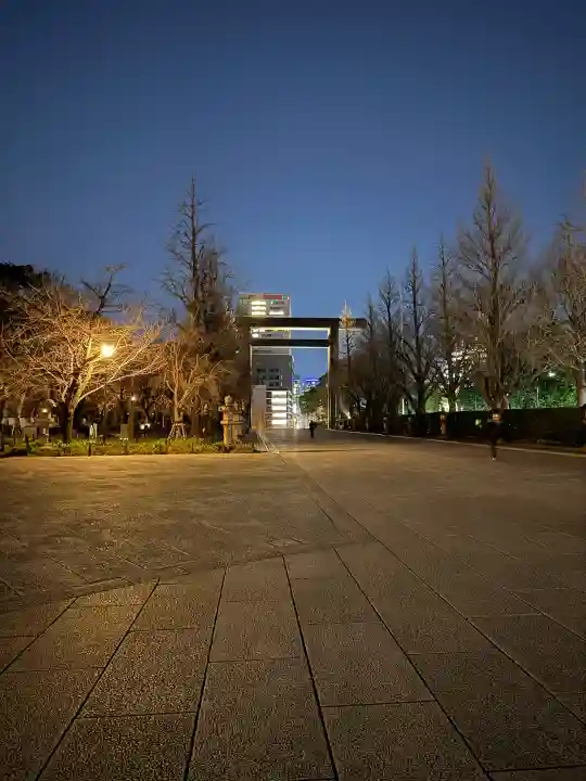 靖國神社の{uncategorized: "未分類", other: "その他", undefined: "問題あり", building: "その他建物", grave: "お墓", sacred_gate: "鳥居", guardian: "狛犬", statue: "像", buddha: "仏像", history: "歴史", nature: "自然", garden: "庭園", animal: "動物", pagoda: "塔", temizu: "手水舎", mountain_gate: "山門・神門", sanctuary: "本殿・本堂", subordinate: "末社・摂社", art: "芸術", scenery: "景色", jizo: "地蔵", ema: "絵馬", goshuin: "御朱印", omikuji: "おみくじ", items: "授与品その他", amulet: "お守り", goshuincho: "御朱印帳", eats: "食事", festival: "お祭り", votive_dance: "神楽", shichigosan: "七五三参", wedding: "結婚式", experience: "体験その他", initially: "初詣", around: "周辺", anti_infection: "感染症対策"}
