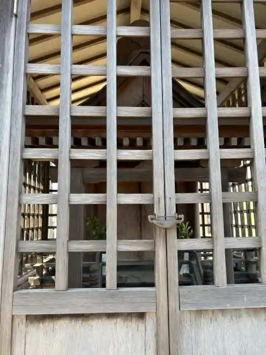 上野森稲荷神社の{uncategorized: "未分類", other: "その他", undefined: "問題あり", building: "その他建物", grave: "お墓", sacred_gate: "鳥居", guardian: "狛犬", statue: "像", buddha: "仏像", history: "歴史", nature: "自然", garden: "庭園", animal: "動物", pagoda: "塔", temizu: "手水舎", mountain_gate: "山門・神門", sanctuary: "本殿・本堂", subordinate: "末社・摂社", art: "芸術", scenery: "景色", jizo: "地蔵", ema: "絵馬", goshuin: "御朱印", omikuji: "おみくじ", items: "授与品その他", amulet: "お守り", goshuincho: "御朱印帳", eats: "食事", festival: "お祭り", votive_dance: "神楽", shichigosan: "七五三参", wedding: "結婚式", experience: "体験その他", initially: "初詣", around: "周辺", anti_infection: "感染症対策"}