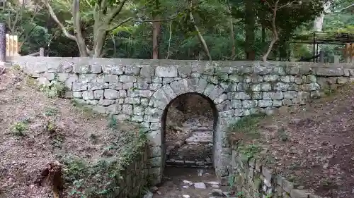 大麻比古神社の{uncategorized: "未分類", other: "その他", undefined: "問題あり", building: "その他建物", grave: "お墓", sacred_gate: "鳥居", guardian: "狛犬", statue: "像", buddha: "仏像", history: "歴史", nature: "自然", garden: "庭園", animal: "動物", pagoda: "塔", temizu: "手水舎", mountain_gate: "山門・神門", sanctuary: "本殿・本堂", subordinate: "末社・摂社", art: "芸術", scenery: "景色", jizo: "地蔵", ema: "絵馬", goshuin: "御朱印", omikuji: "おみくじ", items: "授与品その他", amulet: "お守り", goshuincho: "御朱印帳", eats: "食事", festival: "お祭り", votive_dance: "神楽", shichigosan: "七五三参", wedding: "結婚式", experience: "体験その他", initially: "初詣", around: "周辺", anti_infection: "感染症対策"}
