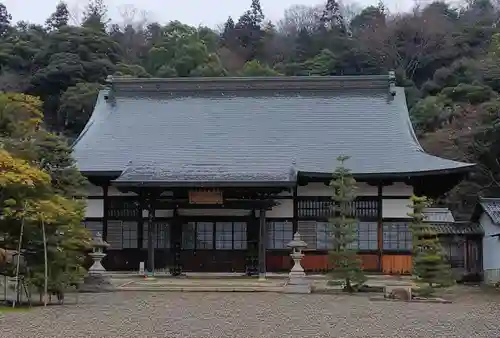 清凉寺の本殿・本堂