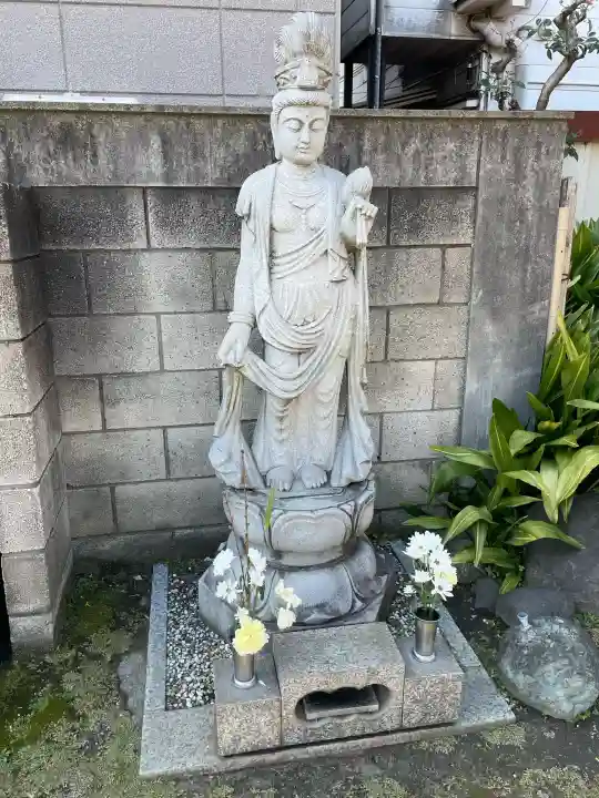 慶運寺の{uncategorized: "未分類", other: "その他", undefined: "問題あり", building: "その他建物", grave: "お墓", sacred_gate: "鳥居", guardian: "狛犬", statue: "像", buddha: "仏像", history: "歴史", nature: "自然", garden: "庭園", animal: "動物", pagoda: "塔", temizu: "手水舎", mountain_gate: "山門・神門", sanctuary: "本殿・本堂", subordinate: "末社・摂社", art: "芸術", scenery: "景色", jizo: "地蔵", ema: "絵馬", goshuin: "御朱印", omikuji: "おみくじ", items: "授与品その他", amulet: "お守り", goshuincho: "御朱印帳", eats: "食事", festival: "お祭り", votive_dance: "神楽", shichigosan: "七五三参", wedding: "結婚式", experience: "体験その他", initially: "初詣", around: "周辺", anti_infection: "感染症対策"}