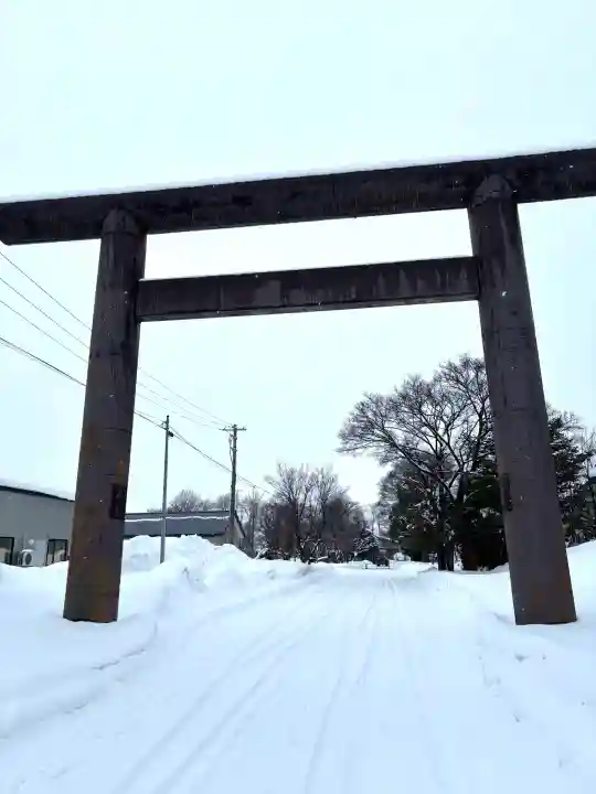 砂川神社の{uncategorized: "未分類", other: "その他", undefined: "問題あり", building: "その他建物", grave: "お墓", sacred_gate: "鳥居", guardian: "狛犬", statue: "像", buddha: "仏像", history: "歴史", nature: "自然", garden: "庭園", animal: "動物", pagoda: "塔", temizu: "手水舎", mountain_gate: "山門・神門", sanctuary: "本殿・本堂", subordinate: "末社・摂社", art: "芸術", scenery: "景色", jizo: "地蔵", ema: "絵馬", goshuin: "御朱印", omikuji: "おみくじ", items: "授与品その他", amulet: "お守り", goshuincho: "御朱印帳", eats: "食事", festival: "お祭り", votive_dance: "神楽", shichigosan: "七五三参", wedding: "結婚式", experience: "体験その他", initially: "初詣", around: "周辺", anti_infection: "感染症対策"}